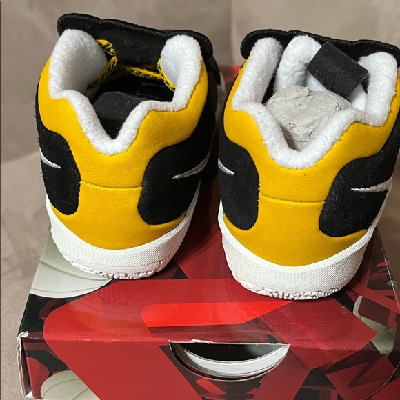 Kyrie’s - Picture 3 of 5